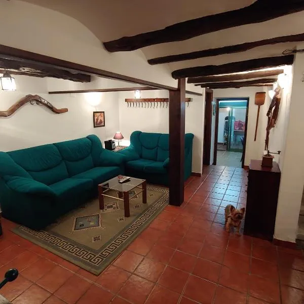 Casa Rural Sarrion casa completa 3 habitaciones y cocina，位于Albentosa的酒店