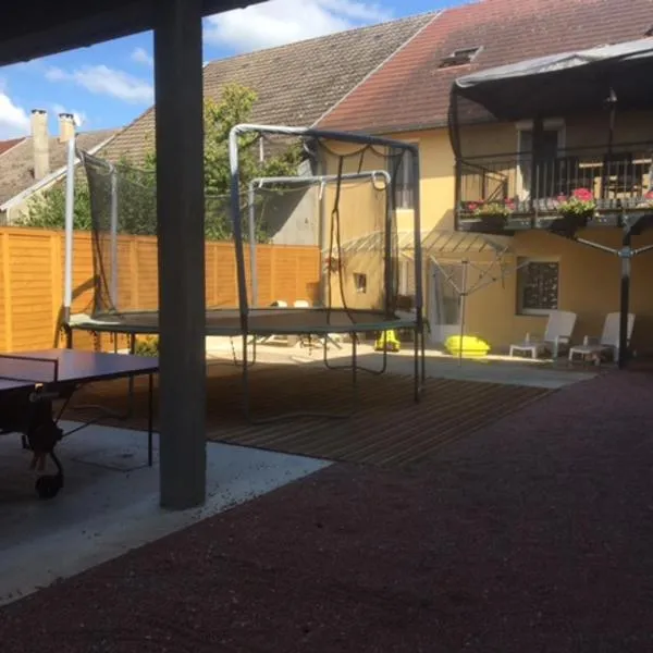Gîte Les Deux Lacs RDC，位于Blye的酒店
