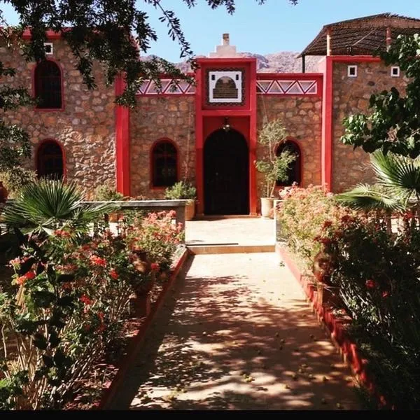 Villa Siliya maga Cœur vallée amlen tafraout，位于Tiguissas的酒店