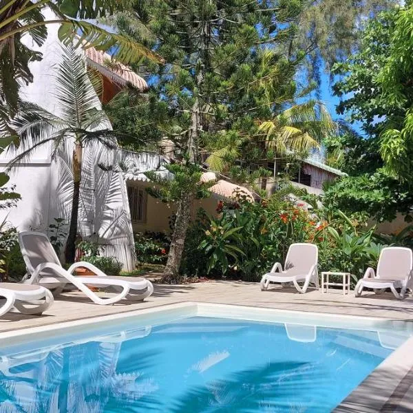 Lush Garden Villa with private pool，位于特鲁欧克比赫斯的酒店