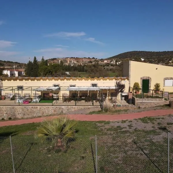 Taia Casa Rural 2 **. Alojamiento y actividades，位于El Carrascalejo的酒店