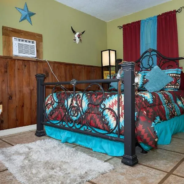 Room in BB - Pleasant Days Bb Southwest Cottage，位于霍莫萨萨的酒店