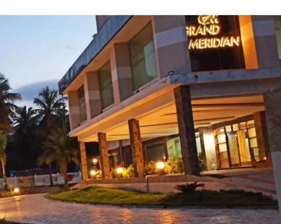 GRAND Meridian，位于Āmbūr的酒店