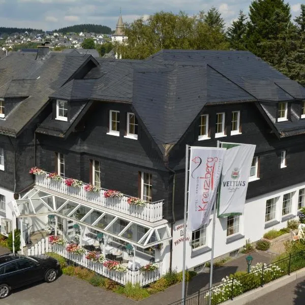 祖姆克罗伊茨贝格酒店，位于Liesen的酒店