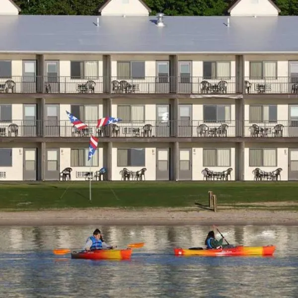 巴伐利亚豪斯湖滨旅馆，位于麦基诺岛的酒店