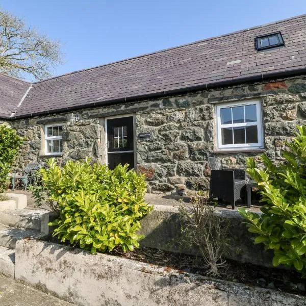 Bwthyn y Dderwen Oak Cottage，位于Llannor的酒店