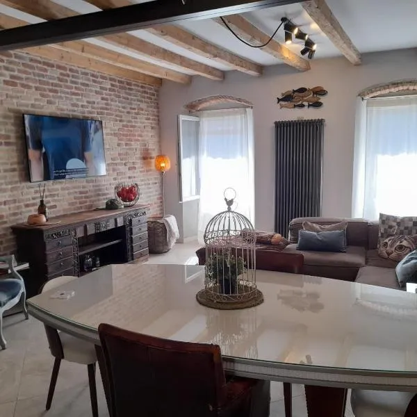 LaRiva 11 L'angolo segreto di Sarnico Lake Iseo，位于萨尼科的酒店