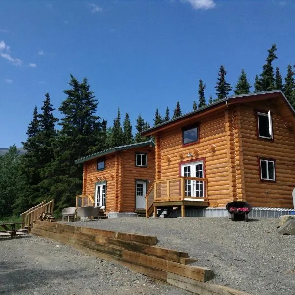 Cabins Over Crag Lake,位于Carcross的酒店