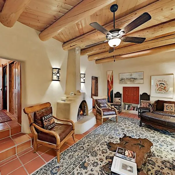 Alfred's Hacienda & Casita，位于陶斯的酒店