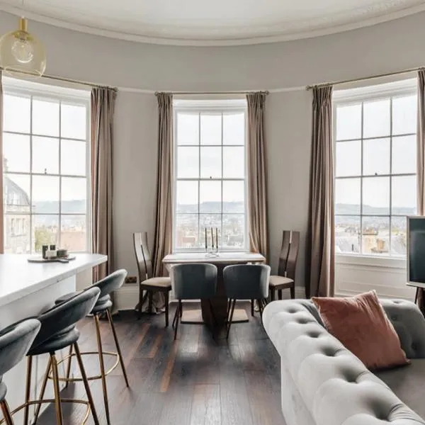 The Portland Apartment - Georgian Building with parking，位于巴斯的酒店