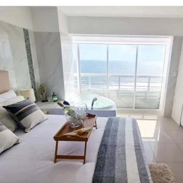 Ecusuites Playas Preference Penthouse Jacuzzi & Vista Mar，位于普拉亚斯的酒店