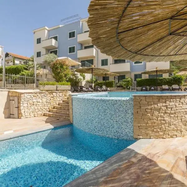 Apartment Relax Villa Salena，位于斯拉汀的酒店