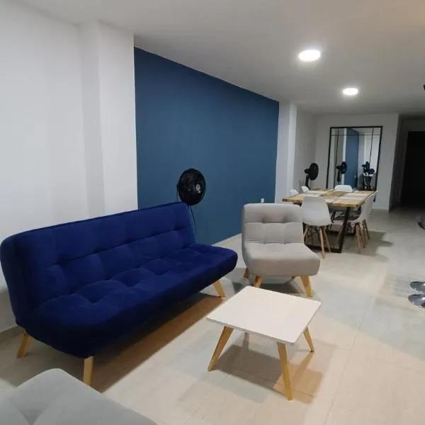 Hermoso y amplio apartamento con garaje en San Gil，位于库里蒂的酒店