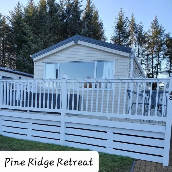 Pine Ridge Retreat With FREE GOLF and Air Conditioning，位于莫珀斯的酒店