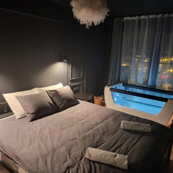SPAre-Time - Exclusive and Unique Apartment! 18+，位于奥拉迪亚的酒店