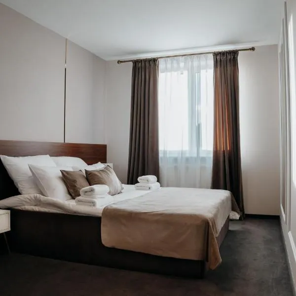 Hotel Resident，位于Ulanów的酒店