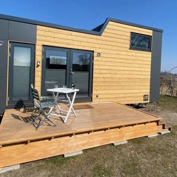 Winzig Wohnen Tiny House Frigg direkt am Weserstrand，位于Uthlede的酒店