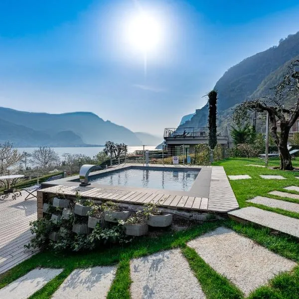 Villa Vittoria with private heated pool & shared sauna - Bellagio Village Residence，位于奥利维托拉里奥的酒店