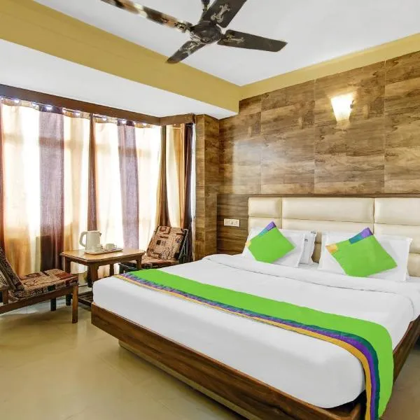 Itsy By Treebo - Hotel Amrita Raghunath Bazaar Jammu，位于Khairi的酒店