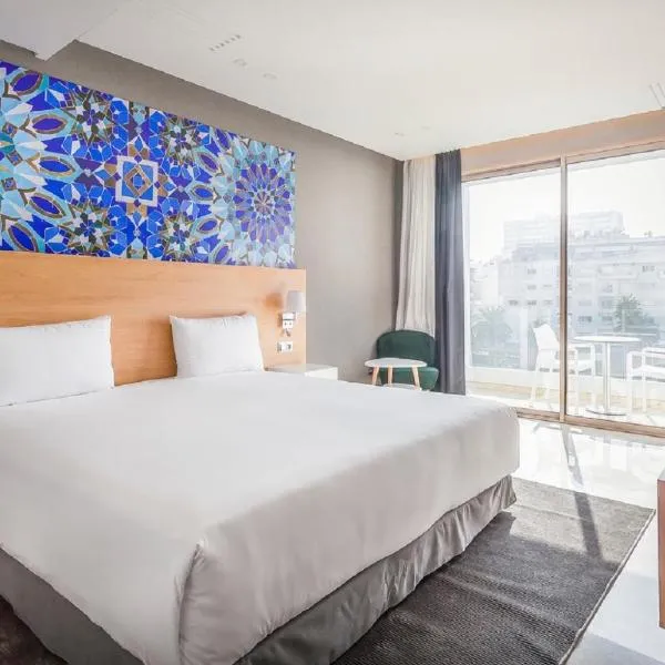 Mid Town Hotel Casablanca，位于Oulad Bouʼabid的酒店