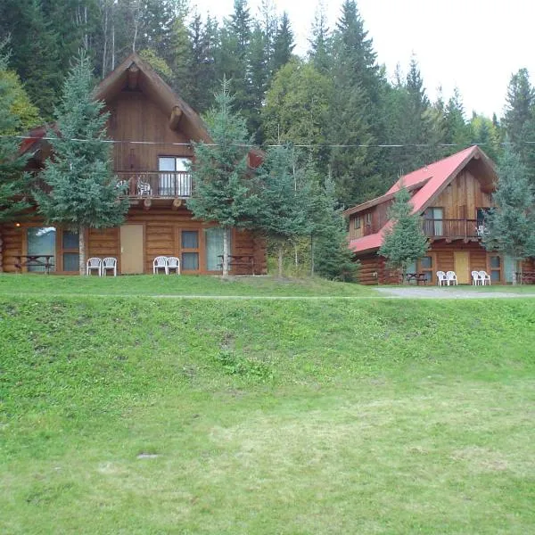 Helmcken Falls Lodge Cabin Rooms and RV Park，位于克利尔沃特的酒店