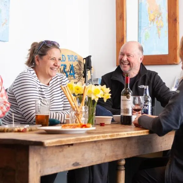 Ocean Backpackers self-catering hostel，位于伊尔弗勒科姆的酒店