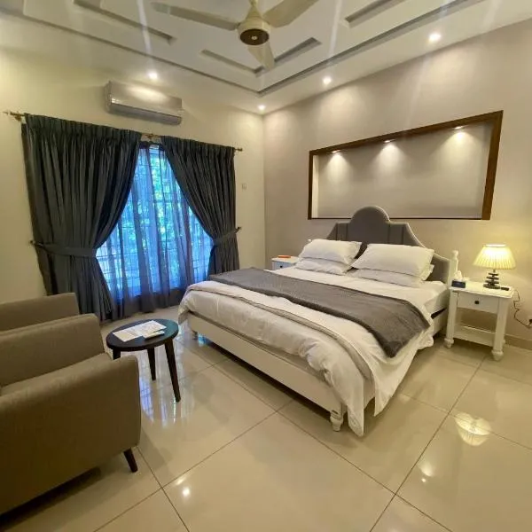 Luxury Guest House in Bahria Town，位于拉瓦尔品第的酒店