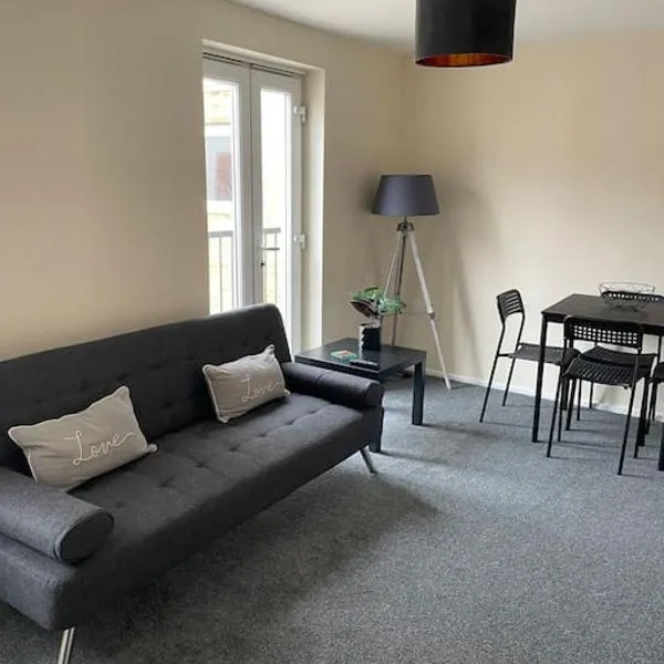 Lovely 1 bedroom studio apartment - Merthyr Tydfil，位于布莱克伍德的酒店