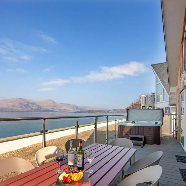 Beach Houses with Hot Tubs，位于格伦科的酒店