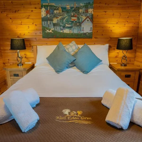 Wall Eden Farm - Luxury Log Cabins and Glamping，位于海布里奇的酒店