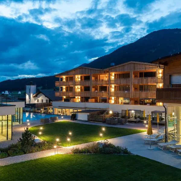 Alpine Nature Hotel Stoll，位于卡谢斯圣马达莱娜的酒店