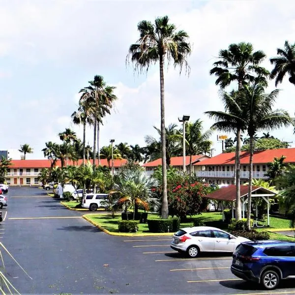 佛罗里达市大沼泽地宅院航道旅馆，位于佛罗里达市的酒店