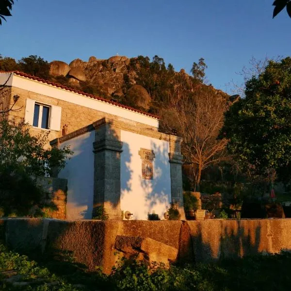 Quinta de São Pedro de Vir-a-Corça em Monsanto，位于蒙桑图的酒店