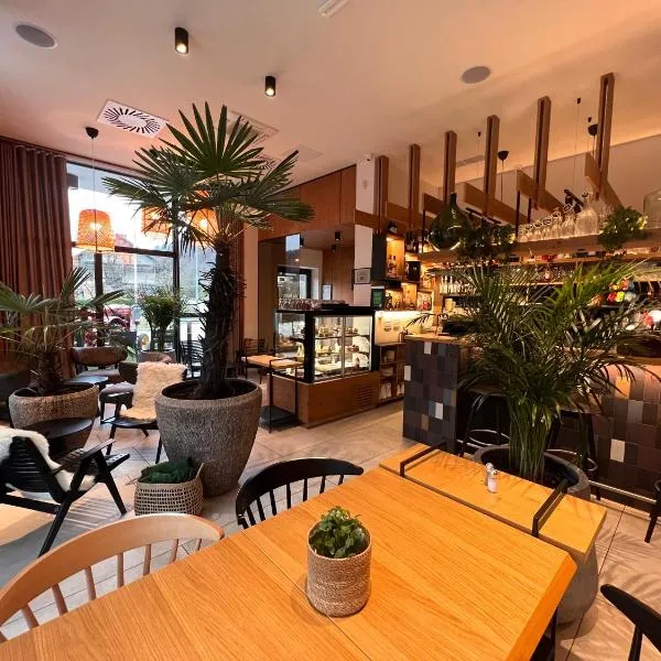 Na Vasi restavracija in prenočišča，位于什科菲亚洛卡的酒店