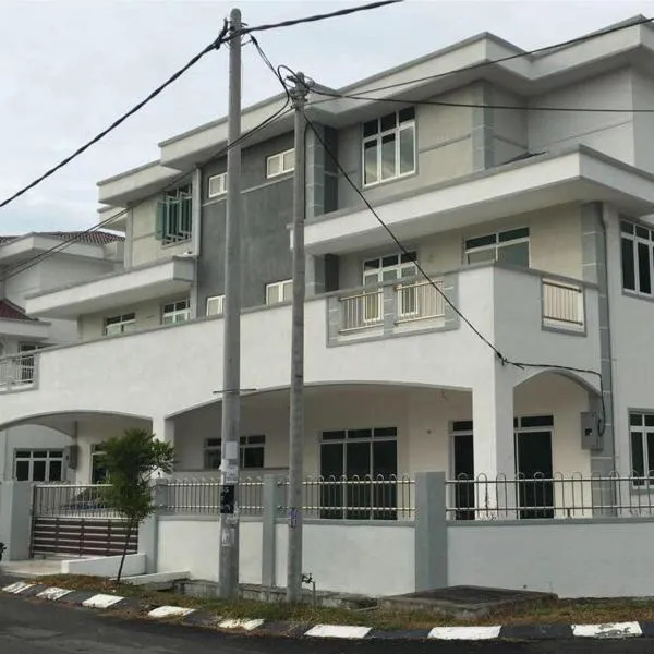 20Pax 3-Storey SemiD 5Room&5Bathroom Sweet Dream Home Sitiawan，位于实兆远的酒店