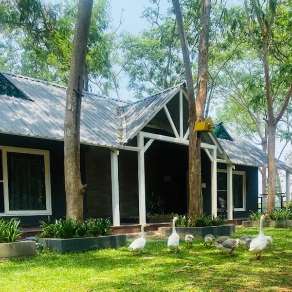 1000 SILVERS -Farmhouse Stay，位于Kalale的酒店