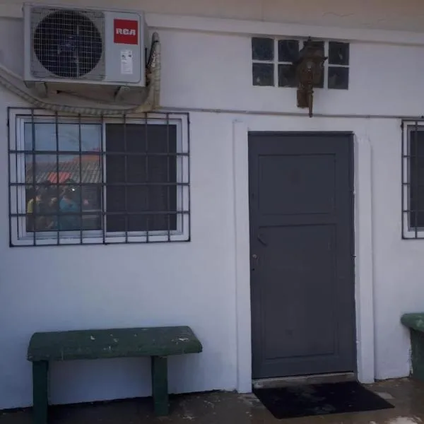 Apartamento Familiar frente a la Playa，位于普拉亚斯的酒店