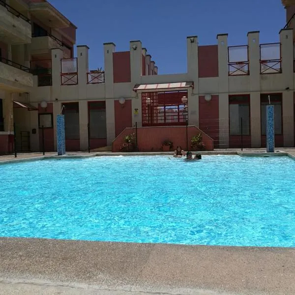 Arinaga Beach & Pool Apartment，位于伊兹奎尔多的酒店