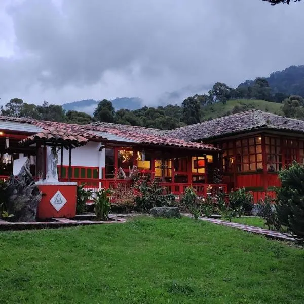 Ecohotel Pinohermoso Reserva Natural，位于锡卡西亚的酒店