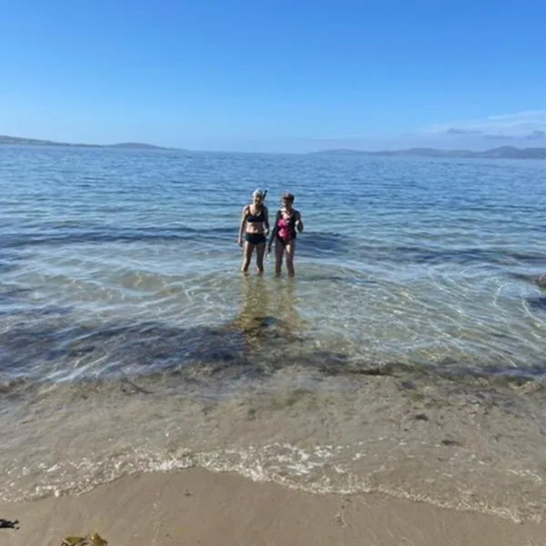 Beachside Taroona with Spa，位于桑迪湾的酒店