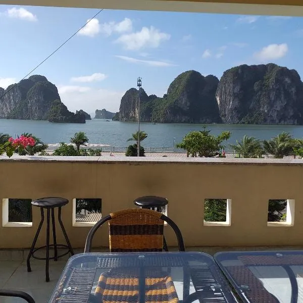 Hạ Long Lily Homestay，位于下龙湾的酒店