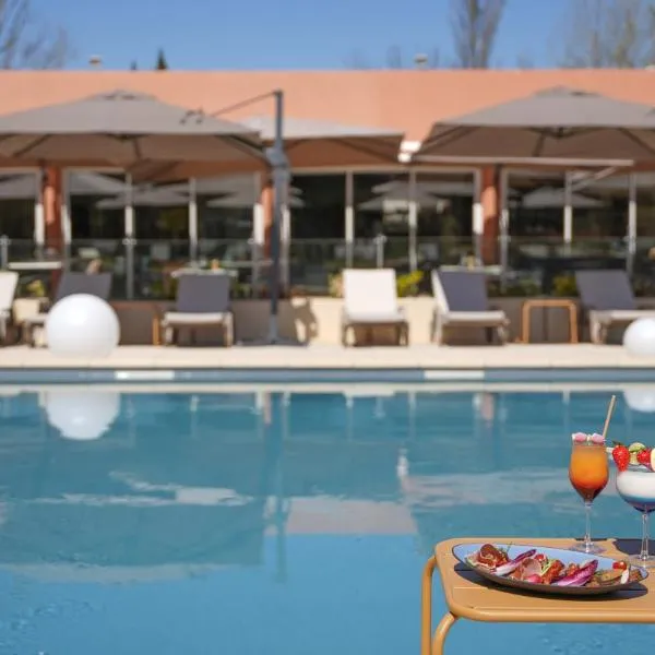 Hôtel Mount Venturi - Aix-En-Provence Sainte-Victoire - Bar & Restaurant & Padel，位于鲁塞的酒店