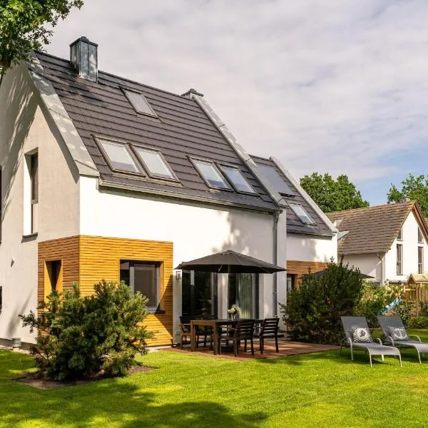 Wellness-Ferienhaus "Sandnelke" mit Sauna, Kamin & Terrasse - ruhig am Ostseewald in Zingst，位于青斯特的酒店