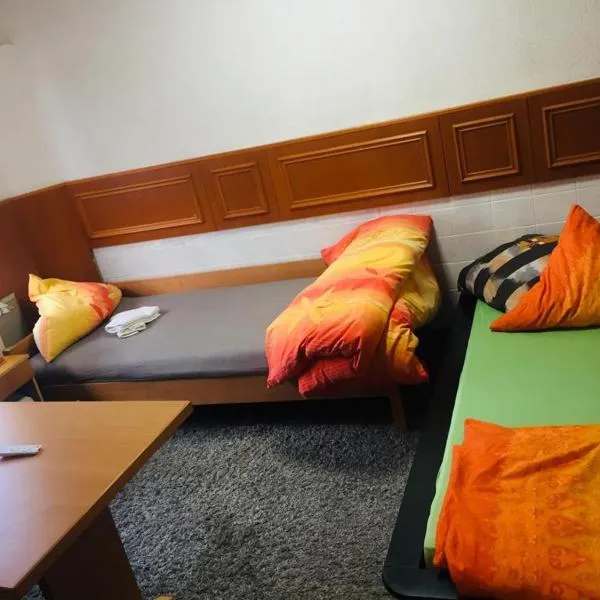 Gästezimmer I Neo1，位于Staufenberg的酒店