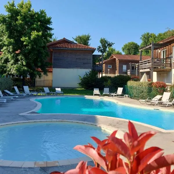 T2, 50m du lac, PISCINE, WIFI, jardin terrasse sans vis-à-vis, 1 à 4 pers，位于欧雷扬的酒店