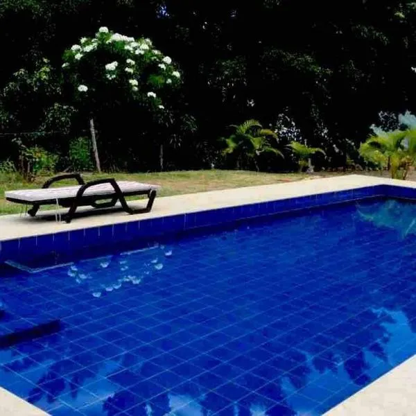 LINDA CASA/PISCINA/VISTASUPERWIFI/DIRECTV/12PERSONAS，位于Santandercito的酒店