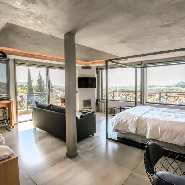 Meteora Heaven and Earth premium suites - Adults Friendly，位于卡兰巴卡的酒店
