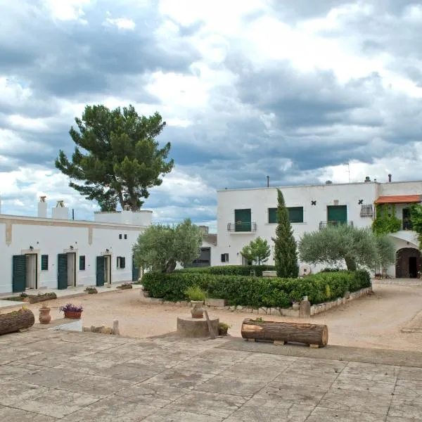 Masseria Strada Agriturismo，位于吉诺萨的酒店