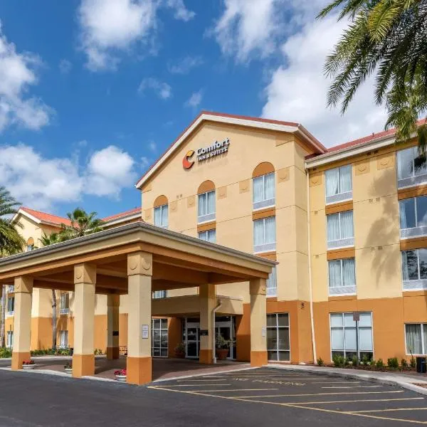 Comfort Inn & Suites Orlando North，位于桑福德的酒店