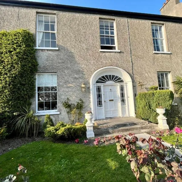 The Stables Townhouse B&B，位于Carrig的酒店